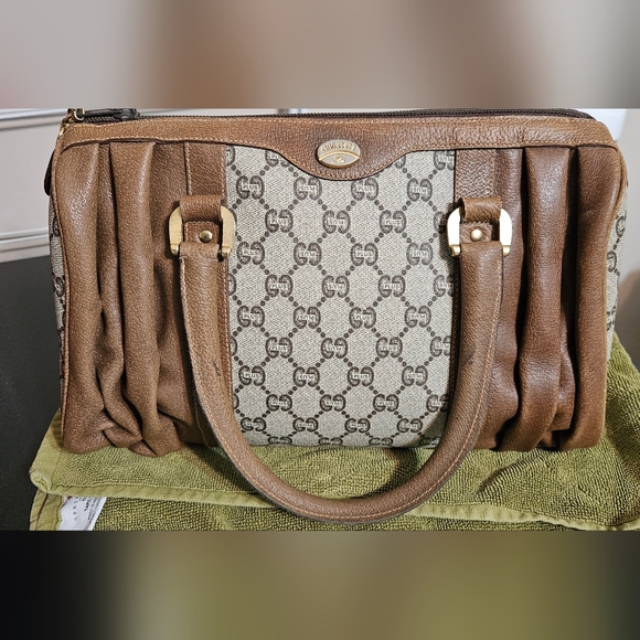 Vintage Gucci Plus Authentic - Picture 1 of 16